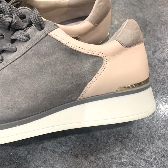 Louise et cio suide leather shoes. - Picture 10 of 11